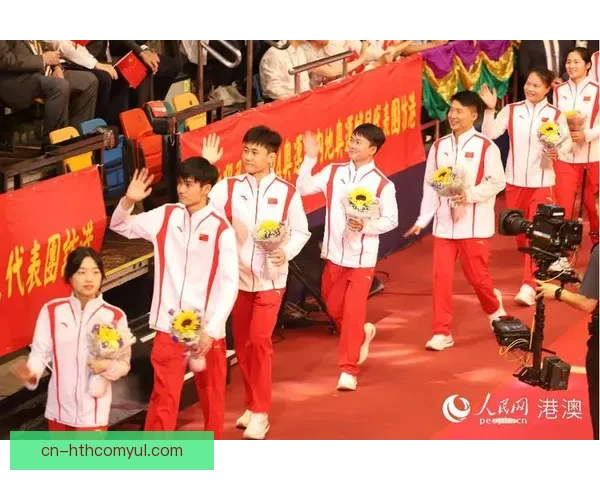 约500公众冒雨聚集牛车水 为奥运健儿欢呼